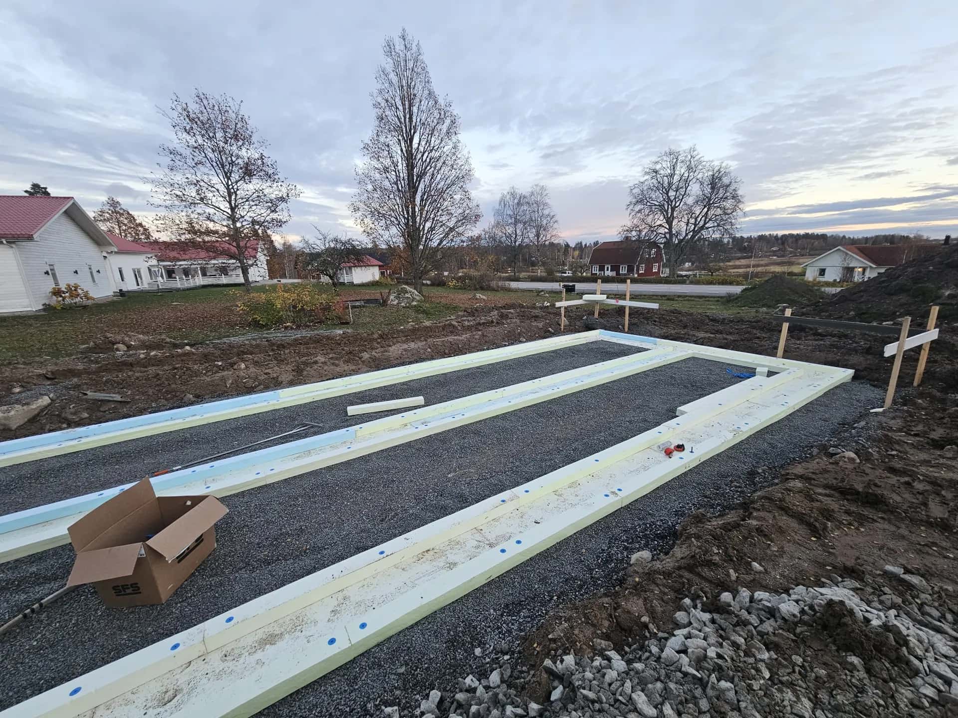 Pool och uterum – markarbete och anläggning utförd av Tallvillage Entreprenad i Örebro län