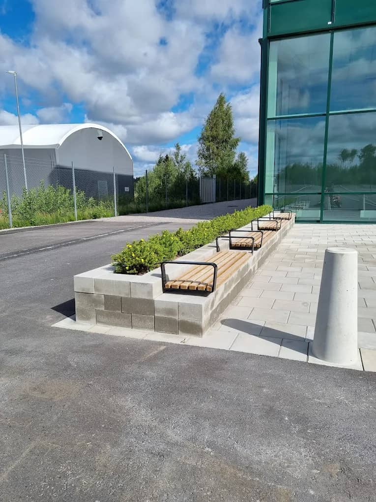 Lekplatser i Örebro – mark, underlag och säker anläggning – utförd av Tallvillage Entreprenad